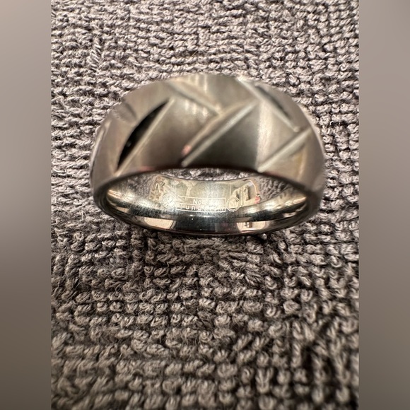 Tungsten Ring - Picture 5 of 5